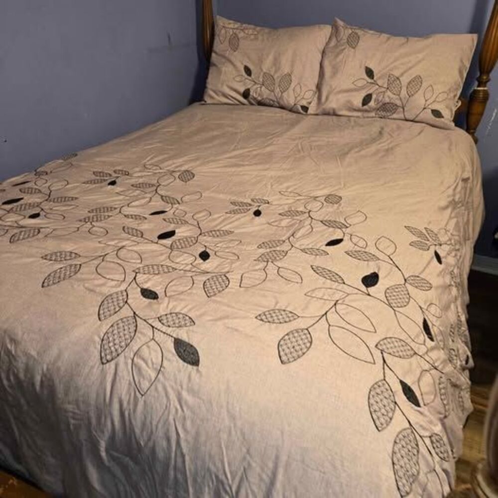 Queen Comforter